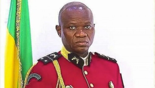 В Габоне избрали новым президентом командующего гвардией  - ảnh 1
