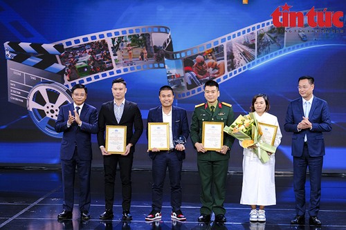 Награждение победителей Национального кинофестиваля по безопасности дорожного движения 2023 - ảnh 1