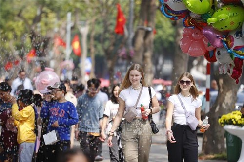 Резкий прирост международных туристов в Ханое во время Тэта  - ảnh 1