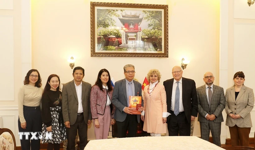Активизация сотрудничества между РФ и Вьетнамом в сфере литературы и искусства  - ảnh 1
