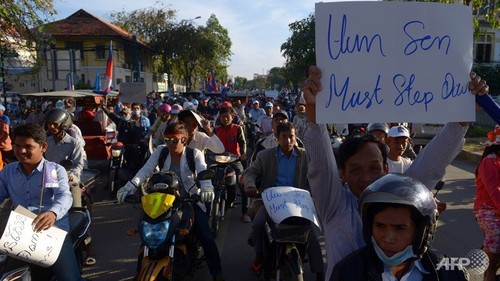 Largest demonstration in Cambodia - ảnh 1