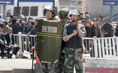 Security tightened after bomb attack at Urumqi train station - ảnh 1