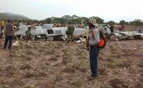 Colombia military airplane crashes killing all 11 people on board - ảnh 1
