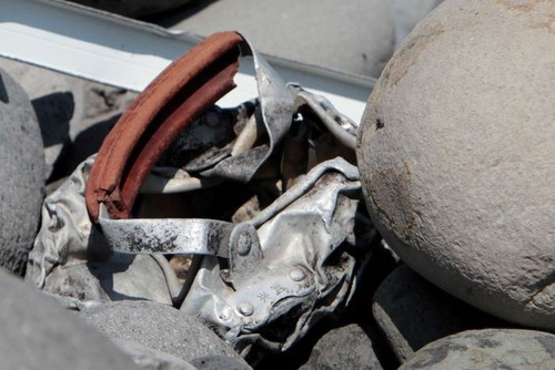 Debris found on Reunion Island is part of Boeing 777 wing - ảnh 1