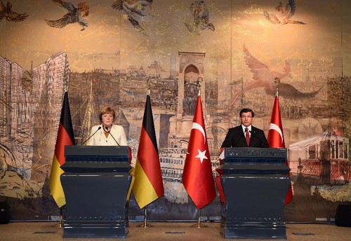 Turkey to join Germany in dealing with messy migrant crisis - ảnh 1