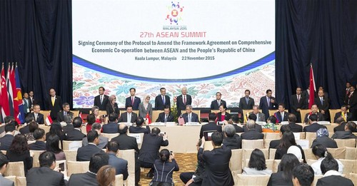China, ASEAN seal deal to upgrade bilateral FTA - ảnh 1