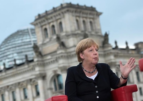 Merkel admits mistakes made in Germany, EU concerning refugees - ảnh 1