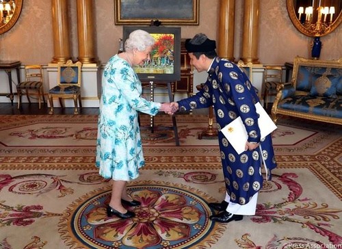 Vietnamese Ambassador to UK presents credentials - ảnh 1