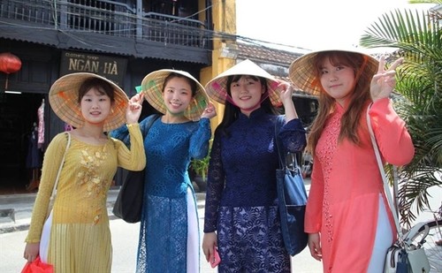 Vietnam attracts more South Korean tourists - ảnh 1