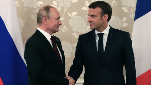 Putin visits France  - ảnh 1