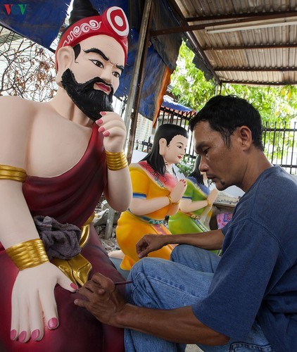Century-old craft village specialises in Buddha statues in HCM City - ảnh 14