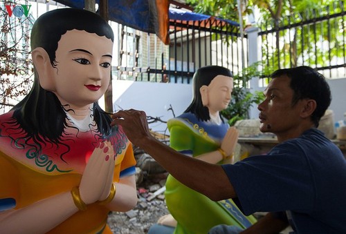 Century-old craft village specialises in Buddha statues in HCM City - ảnh 7