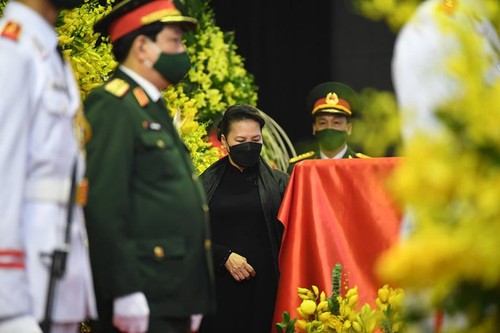 Delegations pay homage to former Party leader Le Kha Phieu - ảnh 5