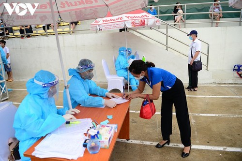 Hanoi continues to conduct RT-PCR tests for returnees from Da Nang - ảnh 5