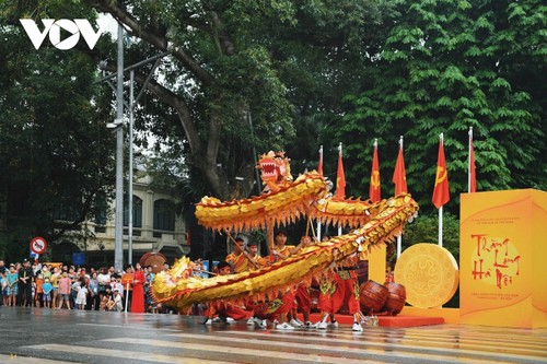 Dragon Dance Festival 2020 excites crowds in Hanoi - ảnh 9