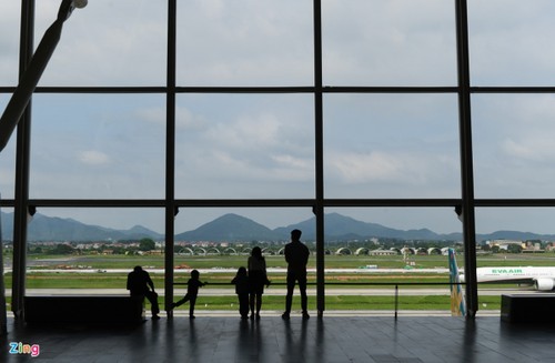 Terminal 2 of Noi Bai International Airport falls quiet - ảnh 10