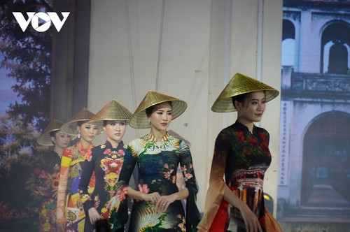 Fashion show opens Ao Dai Festival in HCM City - ảnh 5