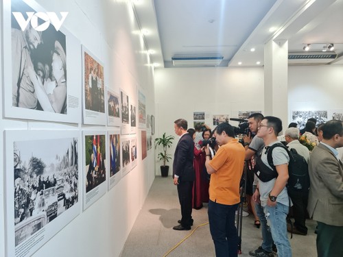 Photo exhibition details Vietnam-Cuba diplomatic ties throughout history - ảnh 7