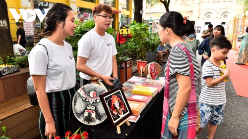 HCM City holds various cultural activities ahead of Tet - ảnh 4