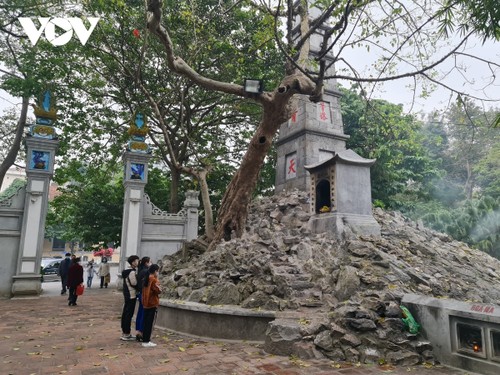 Pagodas and temples close in Hanoi amid COVID-19 fears - ảnh 11