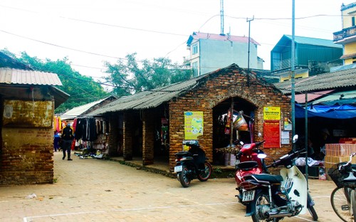 Traditional Tet rural market offers festive vibes - ảnh 4