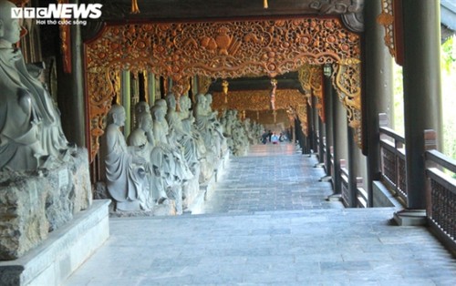 Largest Vietnamese pagoda remains quiet at start of new lunar year - ảnh 3