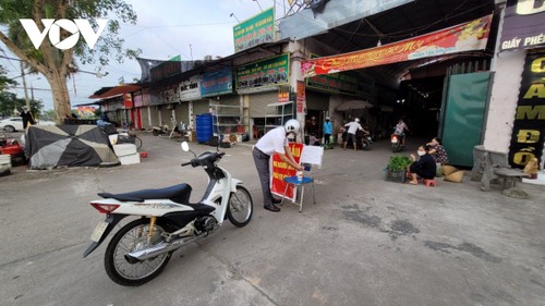 Người dân Bắc Ninh thực hiện đi chợ theo thẻ - ảnh 3