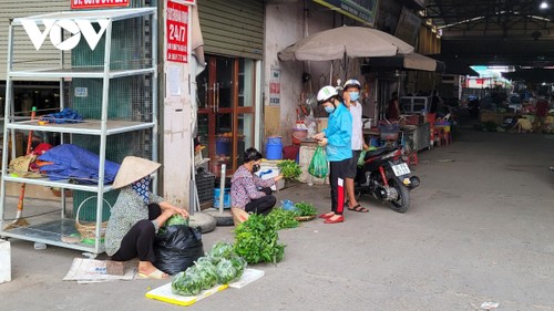 Người dân Bắc Ninh thực hiện đi chợ theo thẻ - ảnh 6