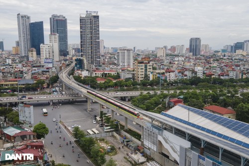Hanoi capital tests metro trains on overground route - ảnh 8