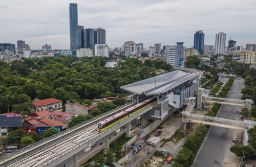Hanoi capital tests metro trains on overground route - ảnh 9