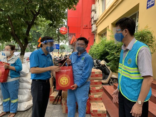 “Xe buýt siêu thị 0 đồng” kịp thời hỗ trợ người lao động Hà Nội ảnh hưởng do dịch COVID-19 - ảnh 8