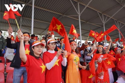 Nữ khán giả bật khóc cổ vũ đội xe tăng Việt Nam thi đấu tại Army Games-2021 - ảnh 7