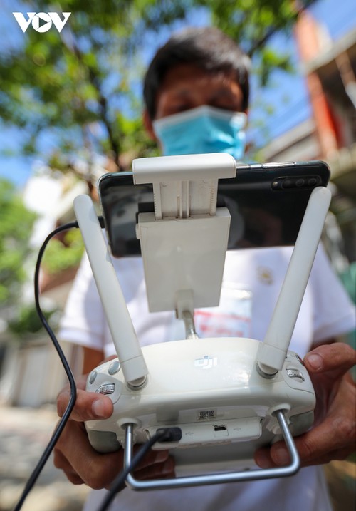 Da Nang pilots to use drones to monitor people to “stay where they are” - ảnh 4