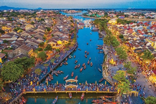 Việt Nam qua ống kính người nước ngoài - ảnh 18