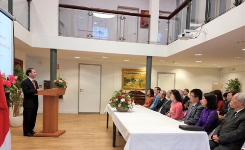 Kỷ niệm Quốc khánh và họp Ban chấp hành lâm thời Hội người Việt Nam tại Hà Lan - ảnh 2