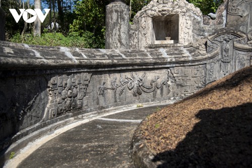 Lăng mộ vị đại thần nhiếp chính cuối cùng của triều Nguyễn - ảnh 5