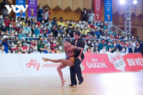 Dancesport performances excite crowds at SEA Games 31 - ảnh 5