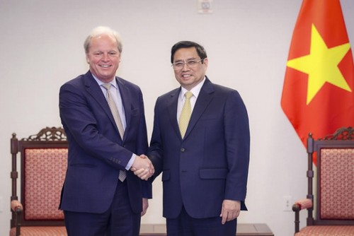 PM Chinh’s bilateral meetings in US in the spotlight - ảnh 9