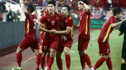 Vietnam defend SEA Games men's football championship title after beating Thailand - ảnh 1