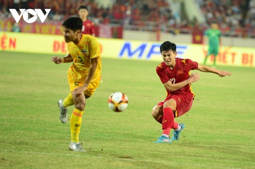 Vietnam defend SEA Games men's football championship title after beating Thailand - ảnh 7