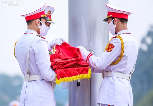 Trang nghiêm nghi lễ thượng cờ ngày Quốc khánh ở quảng trường Ba Đình - ảnh 7