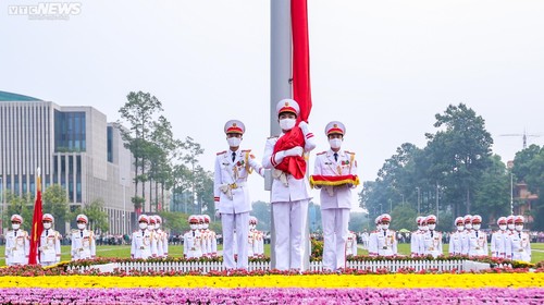 Trang nghiêm nghi lễ thượng cờ ngày Quốc khánh ở quảng trường Ba Đình - ảnh 8