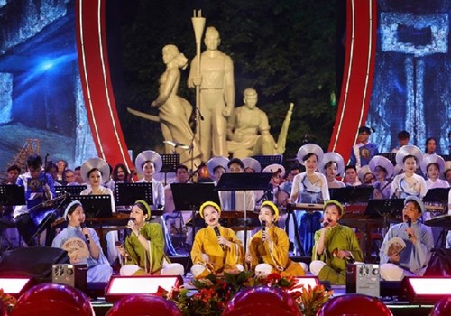 Nhiều hoạt động văn hóa, nghệ thuật chào mừng kỷ niệm 68 năm Ngày Giải phóng Thủ đô - ảnh 11