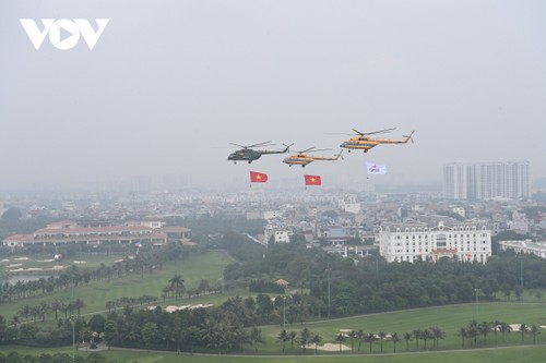 Không quân Việt Nam trình diễn Su-30MK2 tại Triển lãm Quốc phòng - ảnh 1
