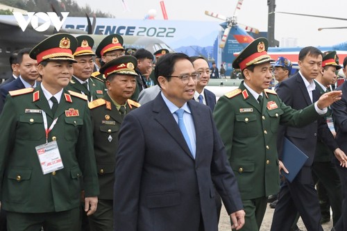 Thủ tướng tham quan khí tài tại Triển lãm Quốc phòng Quốc tế Việt Nam - ảnh 8