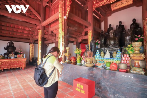 Ghé thăm ngôi chùa thanh bình trên đảo Sinh Tồn Đông - ảnh 10