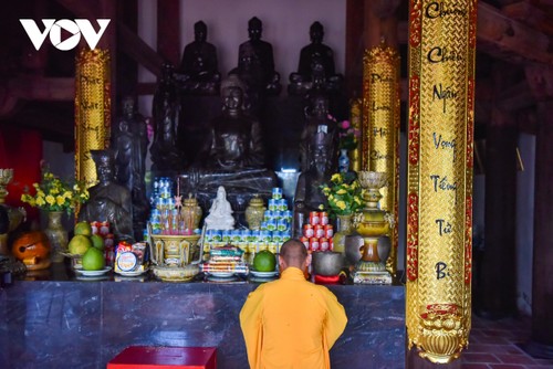 Ghé thăm ngôi chùa thanh bình trên đảo Sinh Tồn Đông - ảnh 7