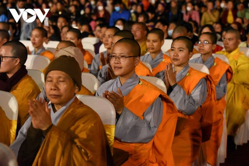 Đặc sắc Đêm nhạc Phật "Vĩnh Nghiêm - Hào quang trí huệ" ở Bắc Giang - ảnh 8