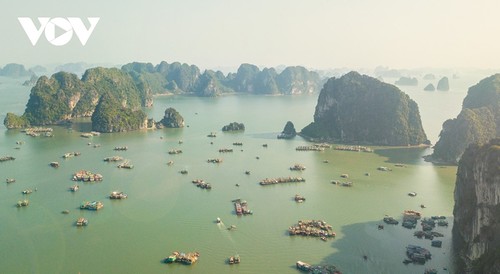 Vịnh Hạ Long lọt top 25 điểm đến đẹp nhất trên thế giới - ảnh 1