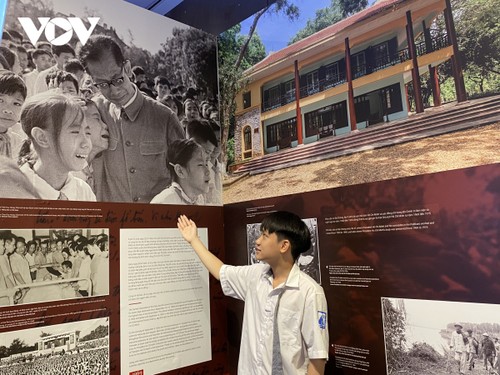 Nhân chứng lịch sử xúc động tại buổi Trưng bày chuyên đề "Bác Hồ với Thủ đô Hà Nội” - ảnh 6